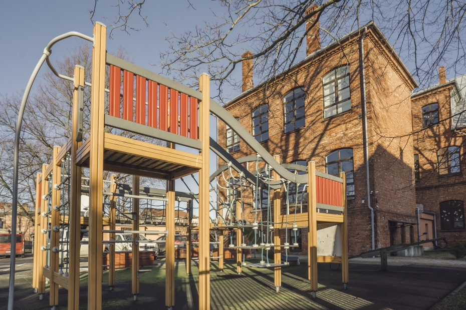 Apstiprina divu izglītības iestāžu vadītāja pienākumu izpildītājus