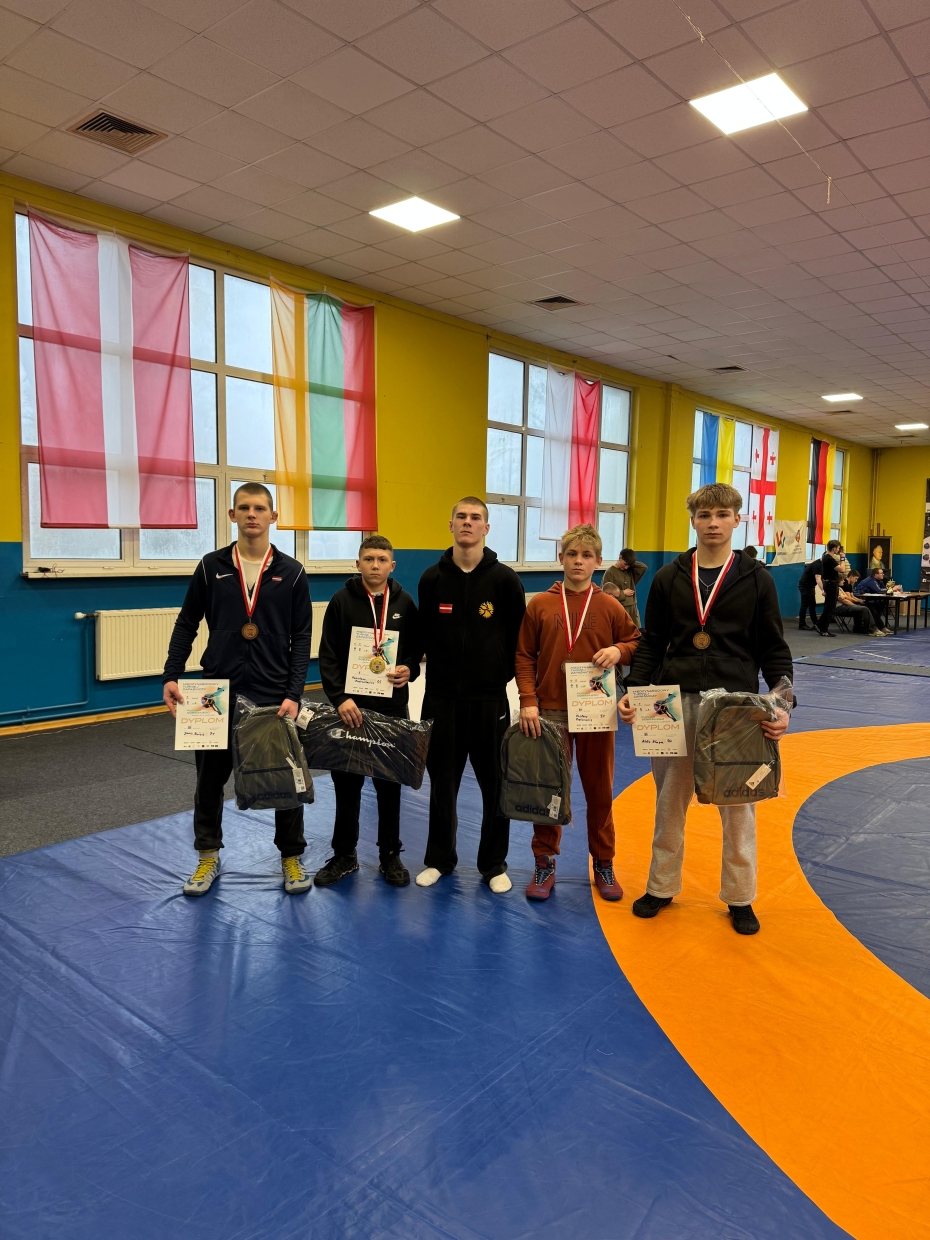 Sacensībās Polijā Liepājas cīkstoņiem zelts un bronza