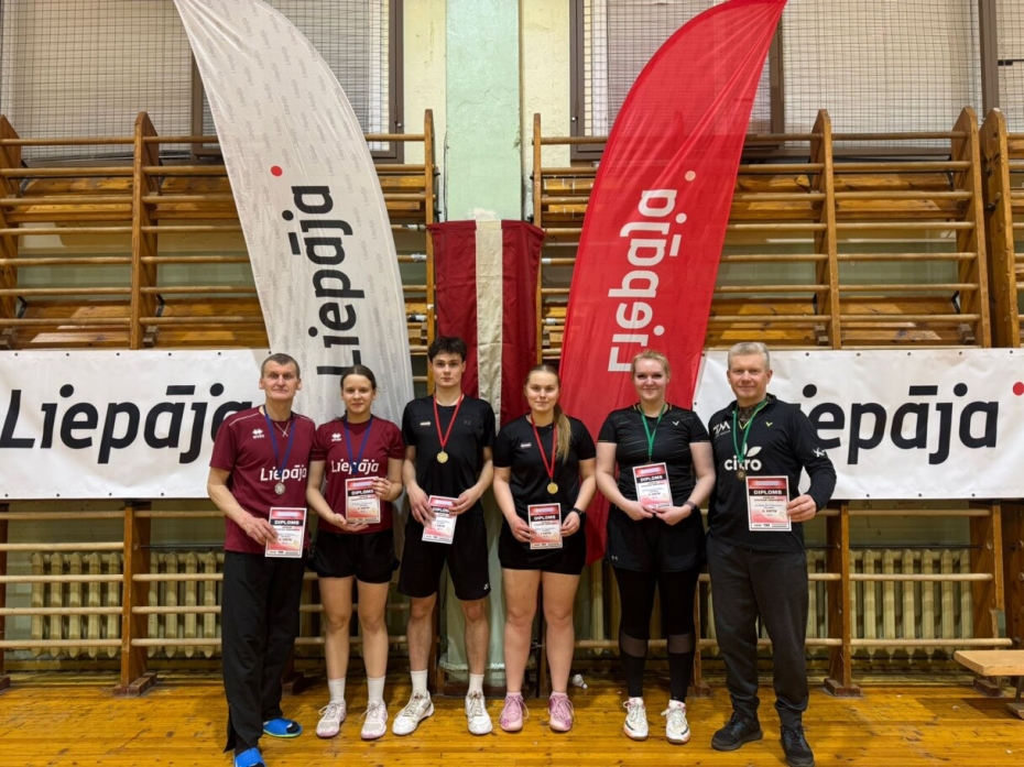 Liepājas atklātajā čempionāta badmintonā 1.posmā dominē mājinieki