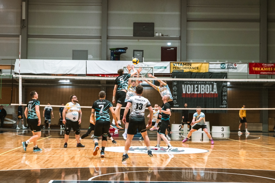 Aizvadīta Volejbola kluba "Liepāja" organizētā atklātā kausa izcīņa volejbolā