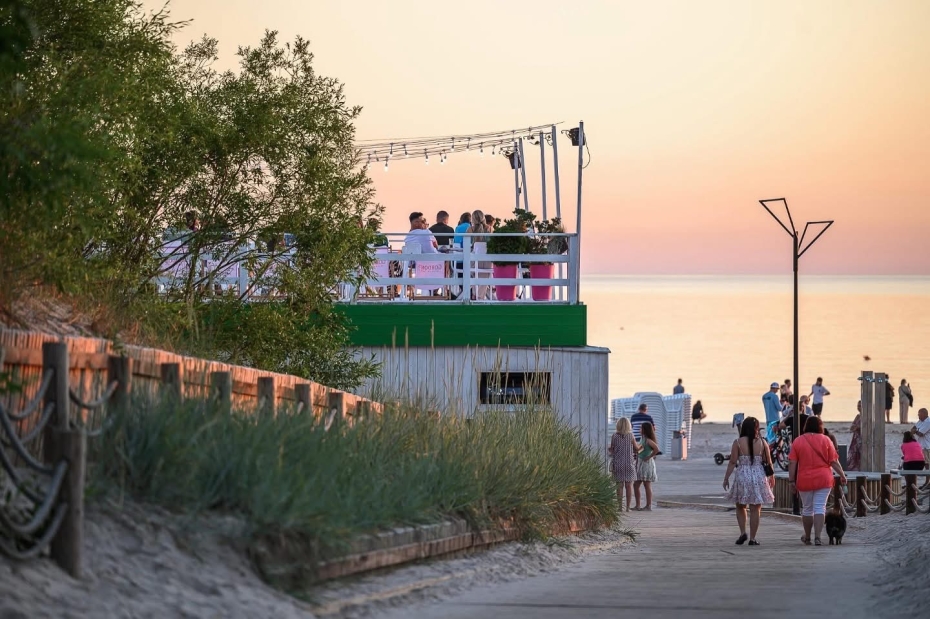 Red Sun Buffet svin pavasari ar diviem koncertiem Liepājā