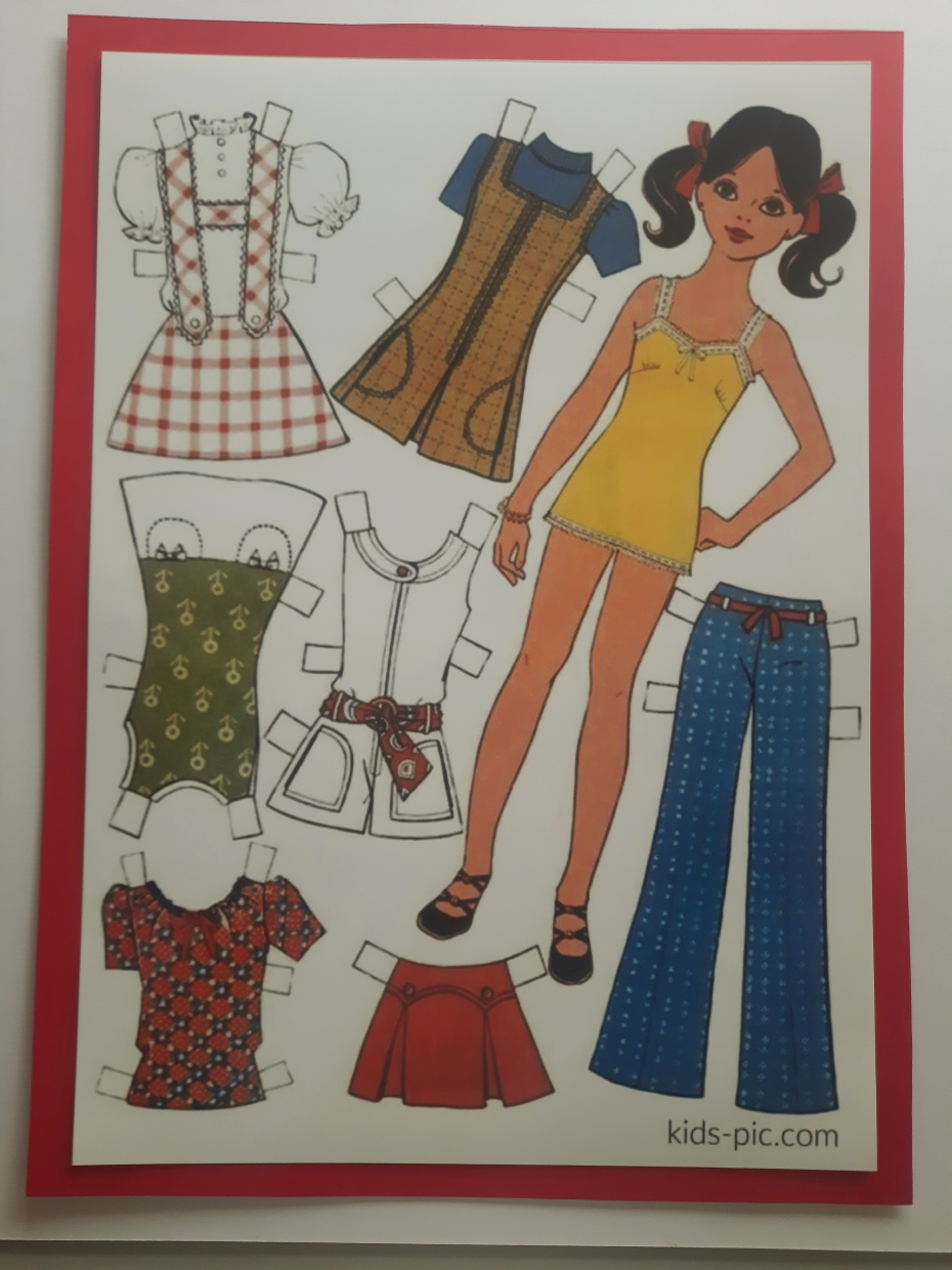 Izstāde ”Papīra leļļu māksla. Vēsture. Dizains. Mode.” galerijā “Romas dārzs”