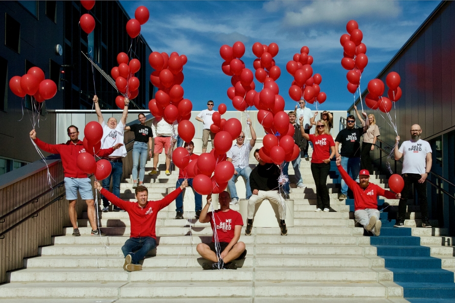 Domēns, hostings un pirmie klienti: kā Latvijā uzsākt biznesu tiešsaistē dažu stundu laikā