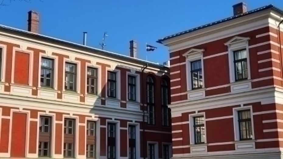 Domes sēdes darba kārtība 23. aprīlī