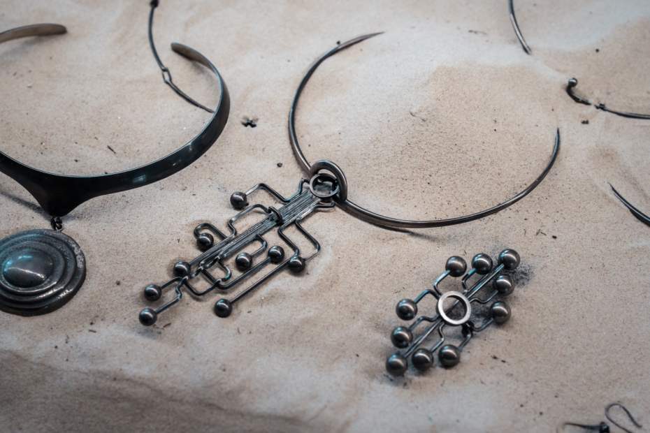 Aicina uz tikšanos ar rotu māksliniekiem un izstādes “Rietumu dārgumi” radošo komandu