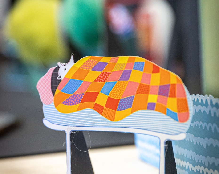 Liepājas Leļļu teātrī top izrāde “Puksītis un naktstauriņš Vilis”