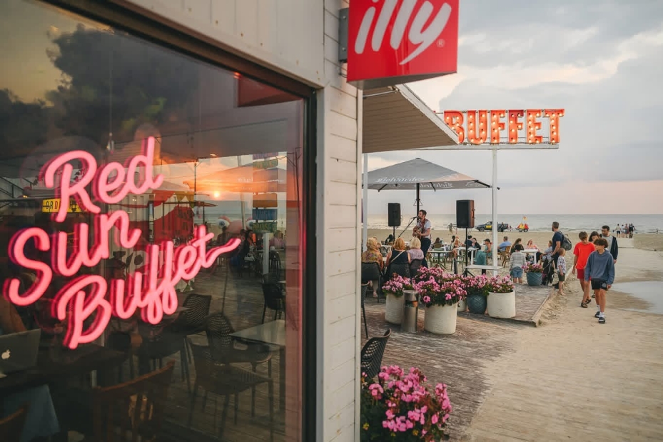 Skanīgi un gardi notikumi Red Sun Buffet šajā nedēļas nogalē