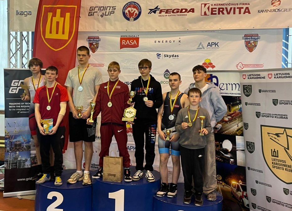 Liepājas cīkstoņi izcīna medaļas sacensībās Lietuvā