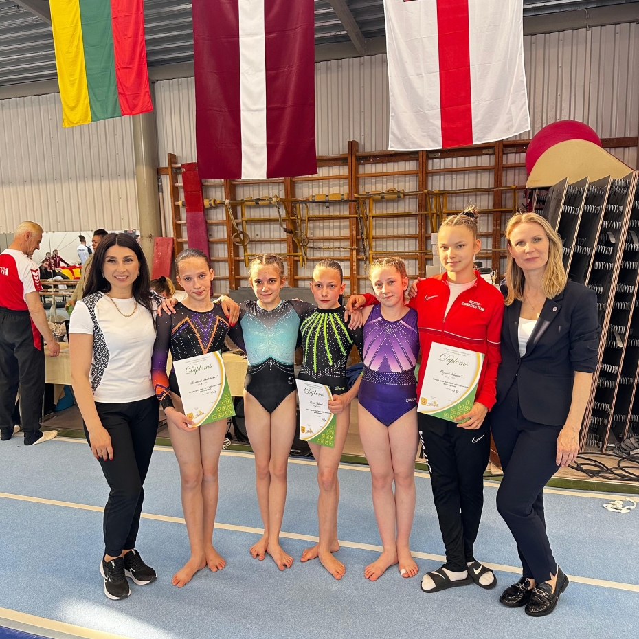 Sporta vingrotājām panākumi sporta skolas “Spars” kausa izcīņā