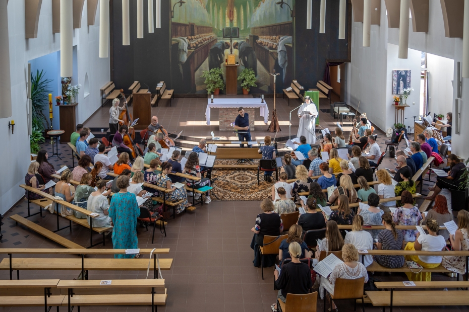 Vai vēlaties dziedāt? Liepāja aicina uz mūzikas darbnīcām „Miers jums!”