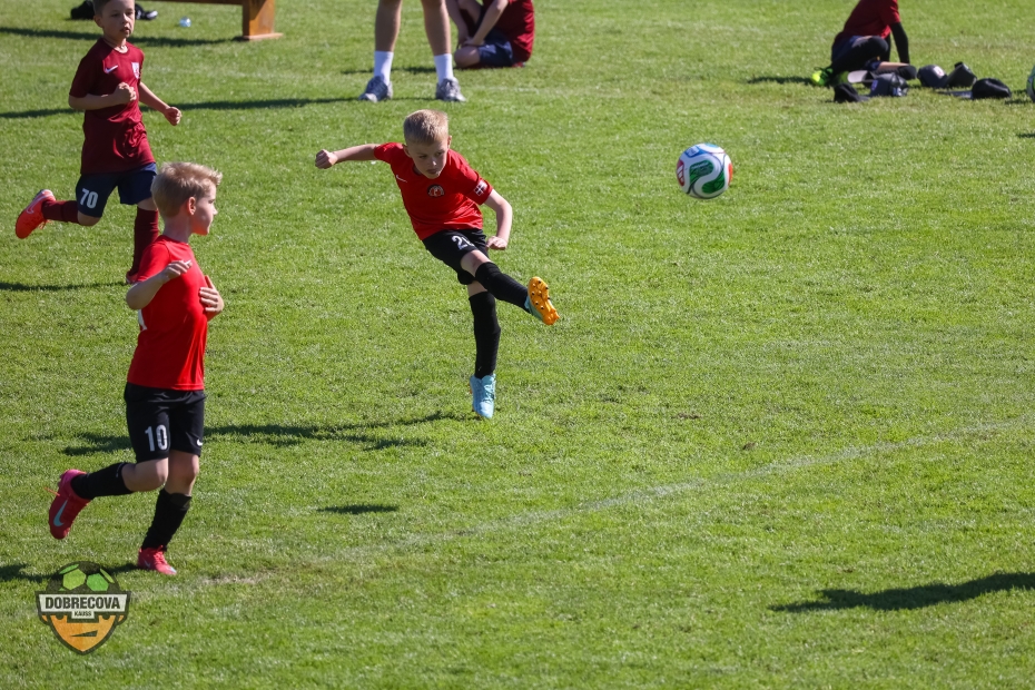 Pulcējot vairāk nekā 100  futbola komandas, noslēdzies "Dobrecova Cup" 1. posms