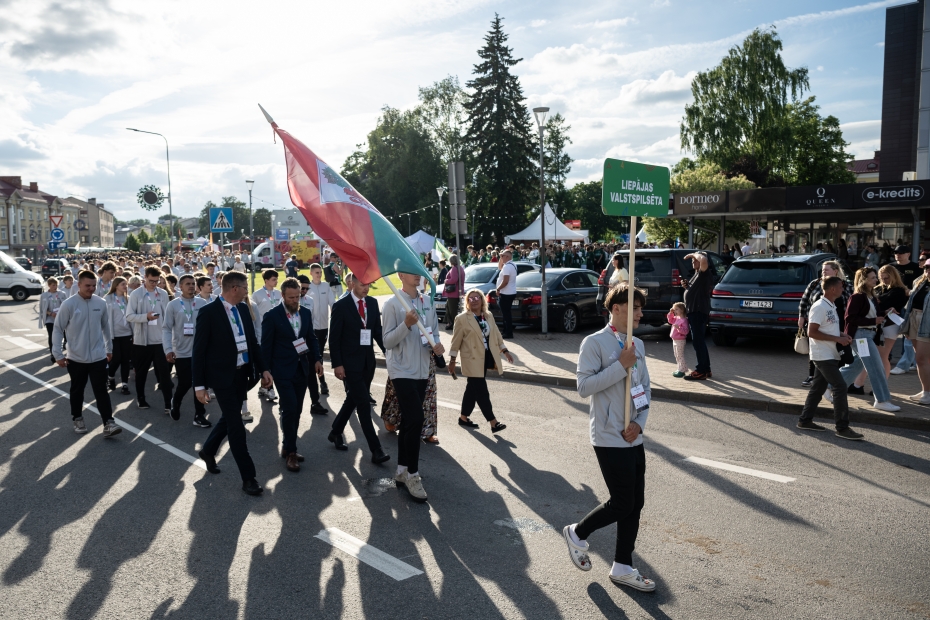 Liepājas delegācija piedalījās Latvijas Jaunatnes X Olimpiādes svinīgajā atklāšanā