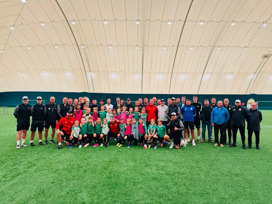 Liepājā aizvadīts futbola treneru izglītības seminārs