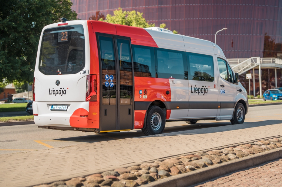 Liepājā sāks kursēt pirmie jaunie elektroautobusi un stāsies spēkā jaunais autobusu maršrutu tīkls
