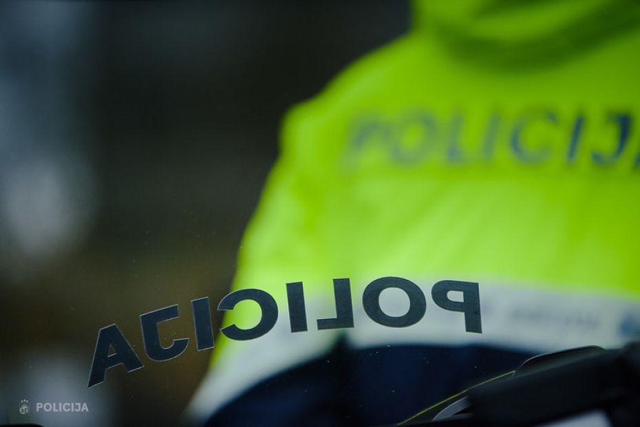 Uz ielas notriekta sieviete; par gūtajām traumām viņa "apjautusi" tikai pēc atgriešanās mājās