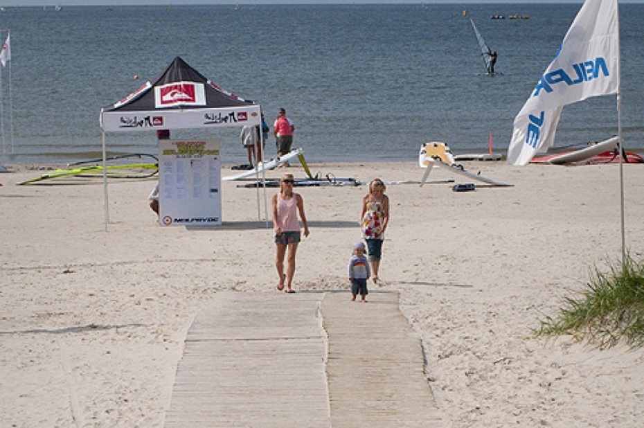 Pludmales sezonas bilance - bez upuriem, bet ar virinātājiem