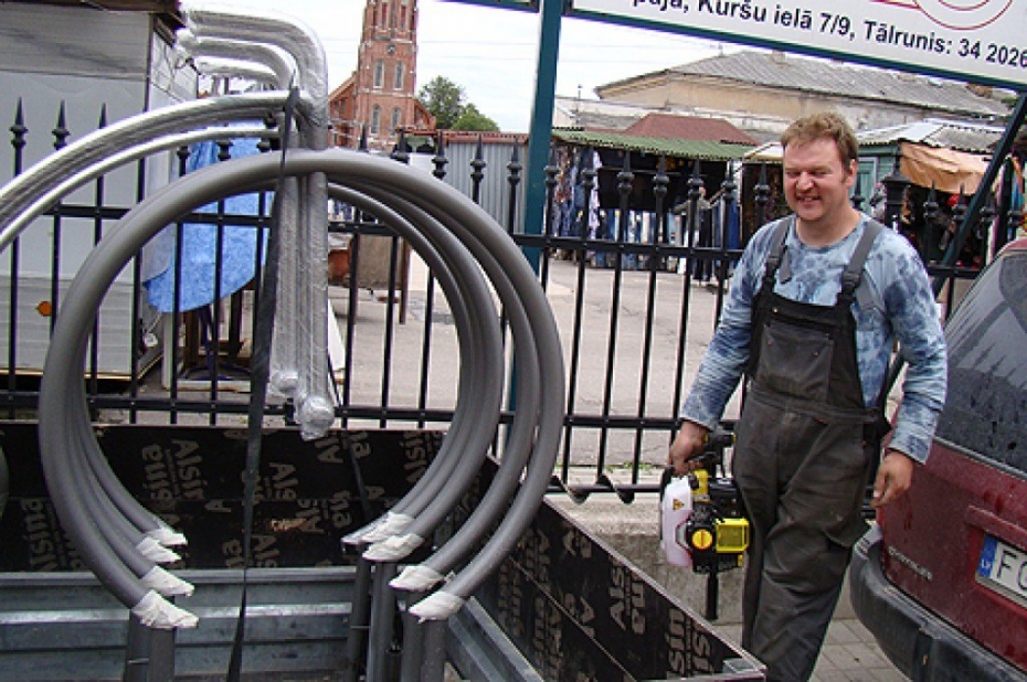 Turpina uzstādīt „velo novietnes ar autortiesībām”