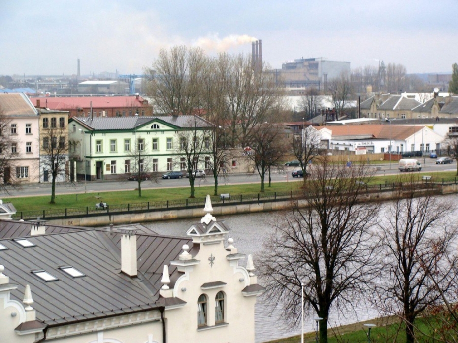 Neciešamā smaka, ko rada metalurgs, pārņēm visu pilsētu