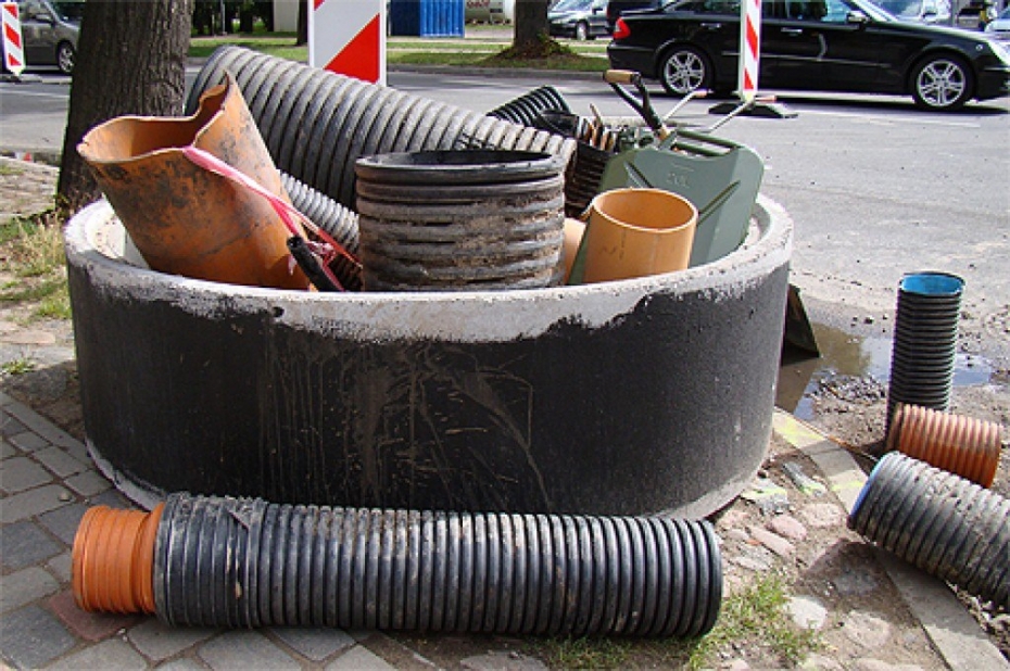 Būvē izvadu jūrā un rekonstruē notekūdeņu cauruļvadus