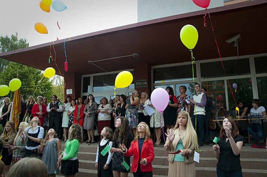 Īsteno skolu un bērnudārzu telpu modernizācijas programmu