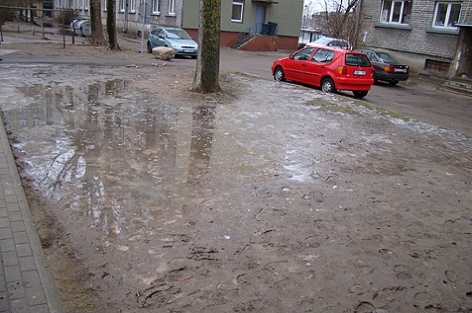 Līdzfinansējumu iesaka izlietot arī automašīnu stāvvietām