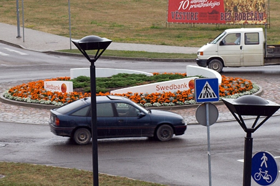 Atbrīvo no pašvaldības nodevas par vides objektu izvietošanu