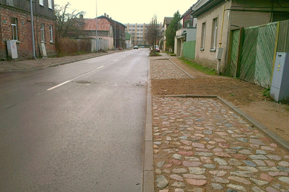 Pieņem ekspluatācijā renovēto Priežu ielu
