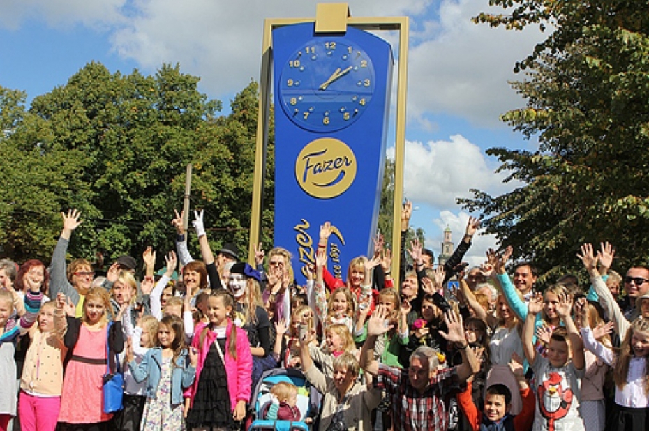 Karostas meandra turpina rotāt „Fazer” pulksteni