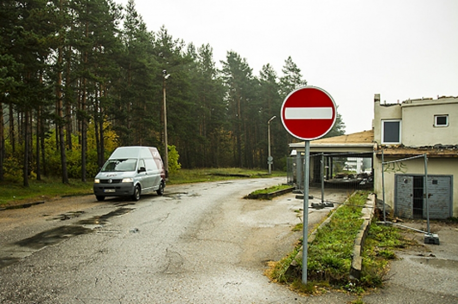 Sākusies Rucavas muitas punkta būvju demontāža