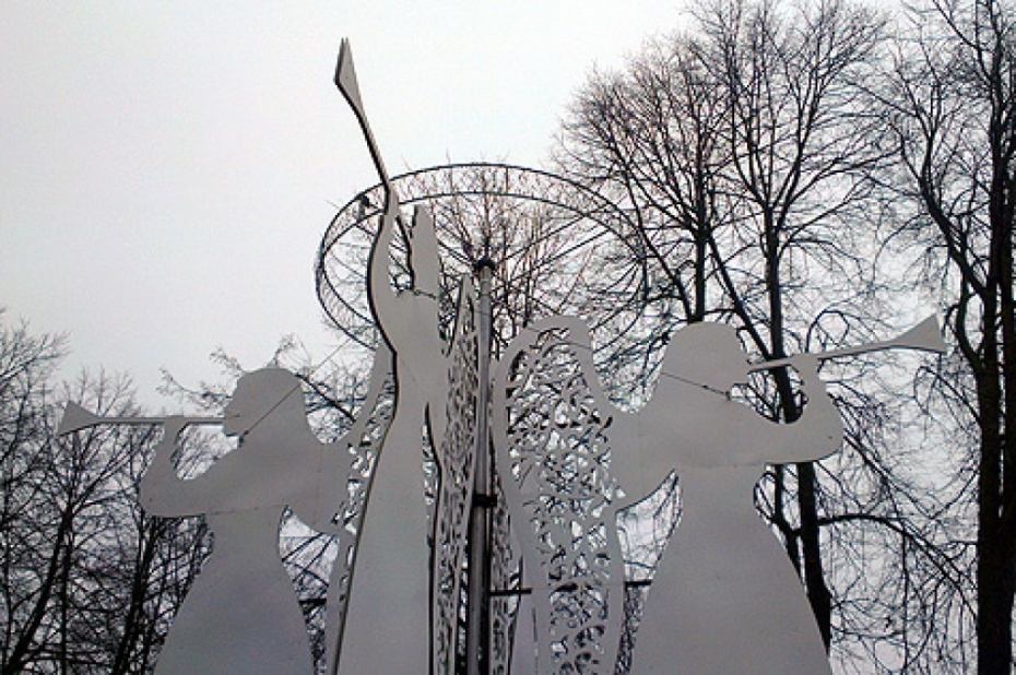 Šonedēļ Liepājā iemirdzēsies pirmie Ziemasvētku rotājumi