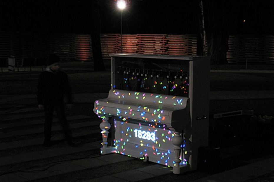 Aizvadīti divi mediju mākslas "Gaismotā Liepāja" vakari