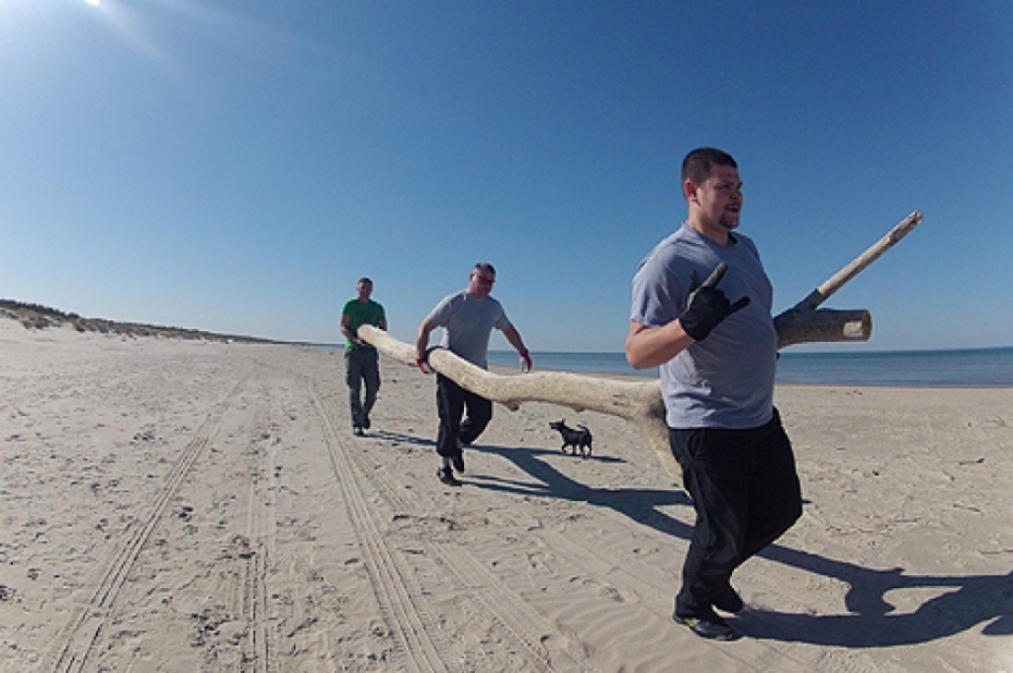 Kaitbordistu biedrība "kites.lv" aicina uz talku pludmalē