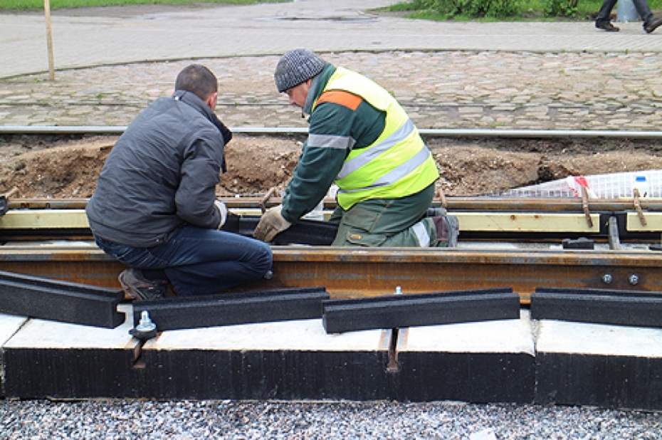 Tramvaja sliežu ceļu būvniecībā izmanto jaunas tehnoloģijas