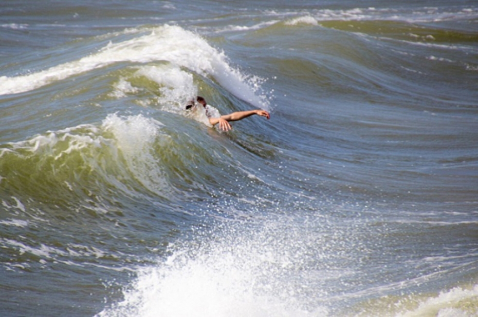 Apstiprina, ka peldēties atļauts visās oficiālajās peldvietās