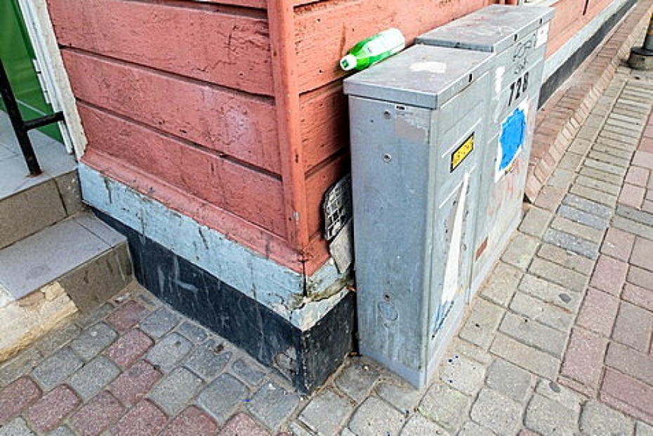 Vai pilsētas centrā ir pietiekami daudz atkritumu urnu?