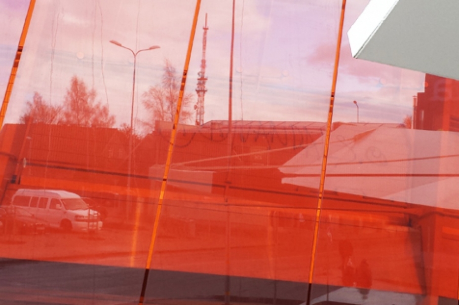 Vai tā tam ir jābūt – grafiti uz "Lielā dzintara" jau divus mēnešus?